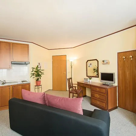 Stadt Aparthaus Lägenhet *